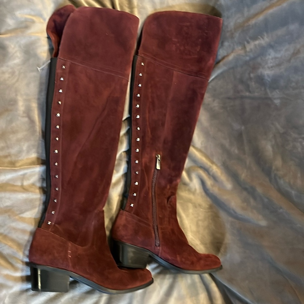Vince Camuto wine suede 6.5 boots new condition